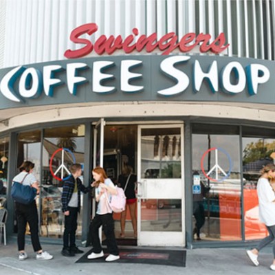 Swingers Diner, street corner view